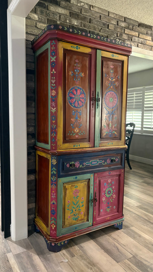From Trash to Treasure: Giving Boho Vibes to a Forgotten Cabinet